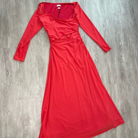 NWT! Aritzia Babaton Title Dress in Cherry Red Off-the-Shoulder Midi Size S - Picture 8 of 11